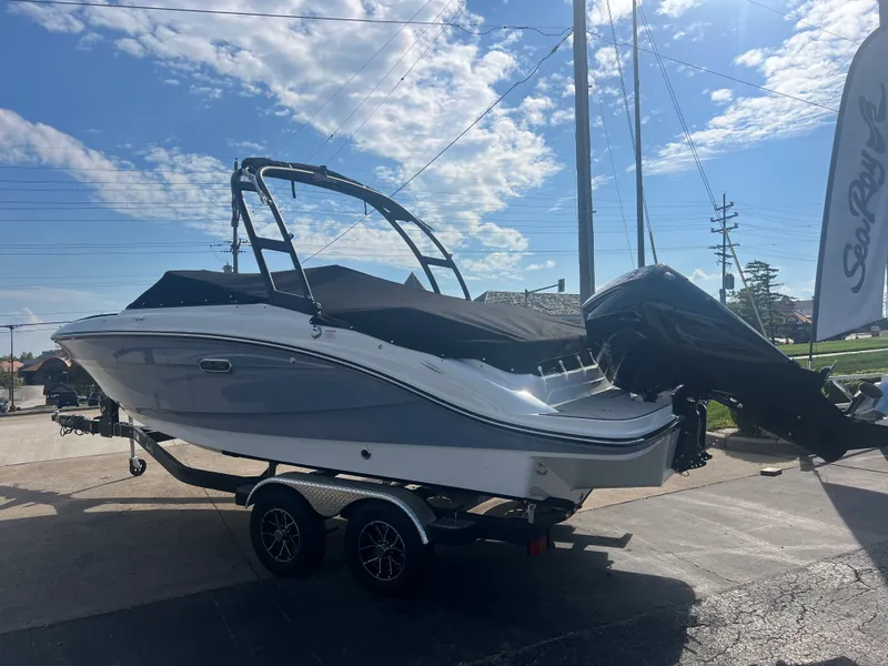 Slide: The Image of Sea Ray SPX 210 Outboard 2026 - 2