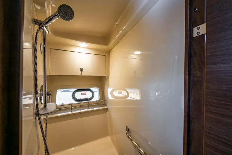Slide: The Image of Sea Ray 470 Sundancer 2015 - 29