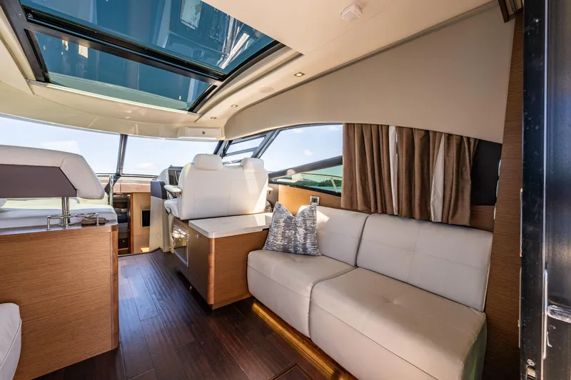 Slide: The Image of Sea Ray 470 Sundancer 2015 - 13