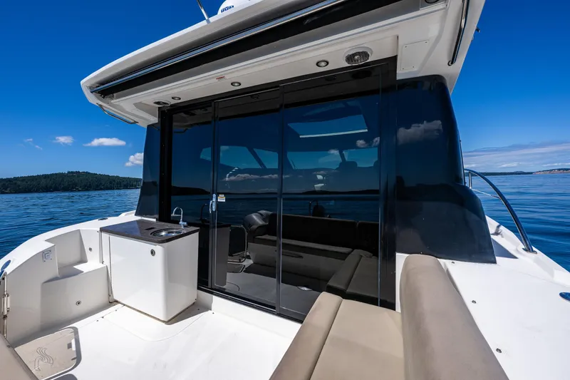 Slide: The Image of Sea Ray 470 Sundancer 2015 - 6