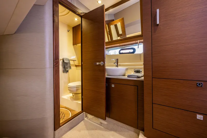 Slide: The Image of Sea Ray 470 Sundancer 2015 - 34