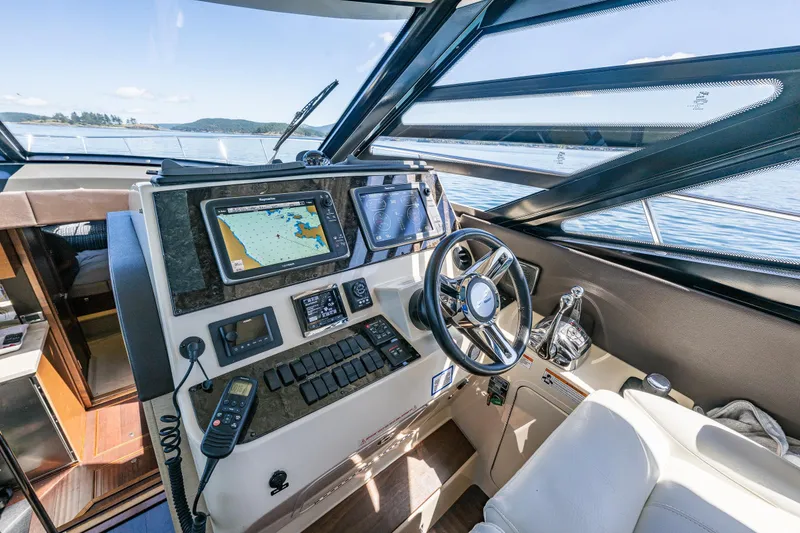 Slide: The Image of Sea Ray 470 Sundancer 2015 - 15