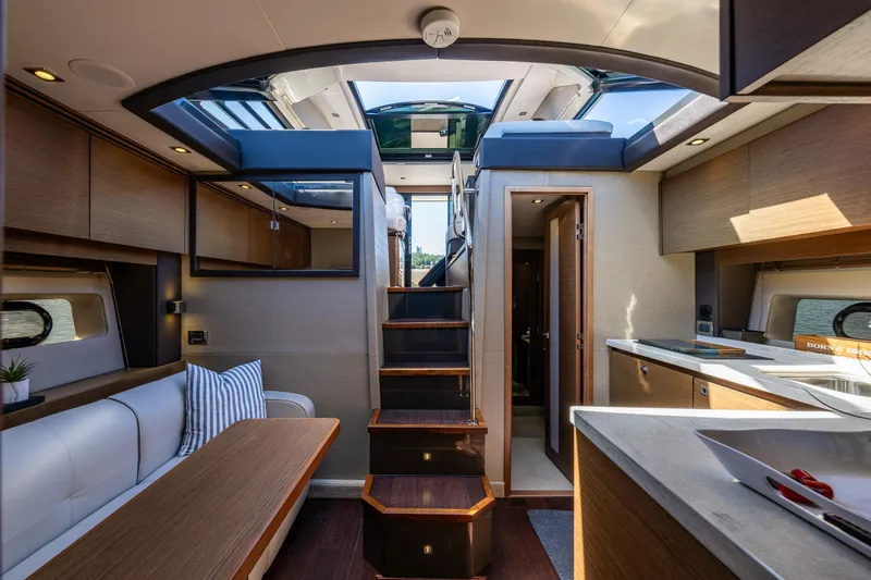 Slide: The Image of Sea Ray 470 Sundancer 2015 - 23
