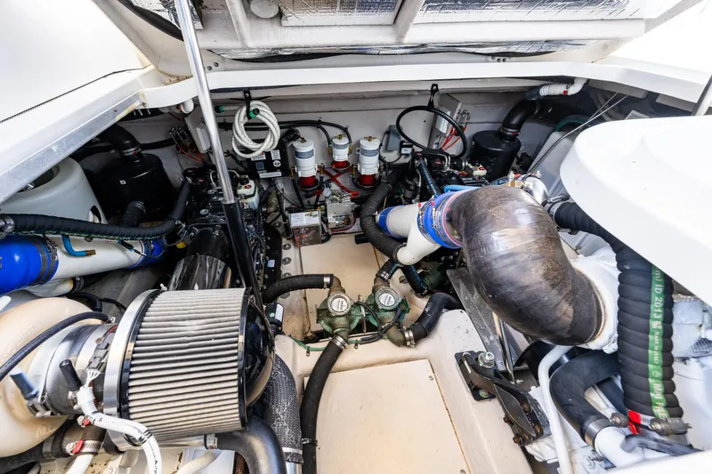 Slide: The Image of Sea Ray 470 Sundancer 2015 - 38