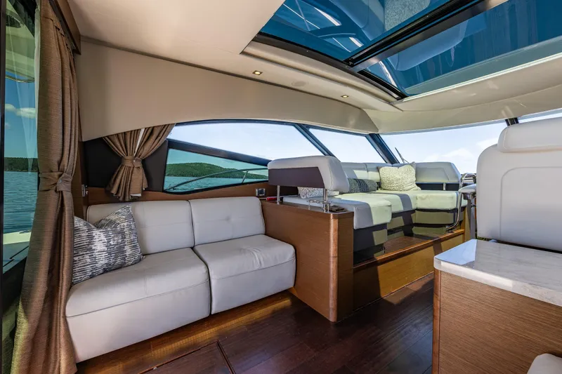 Slide: The Image of Sea Ray 470 Sundancer 2015 - 12