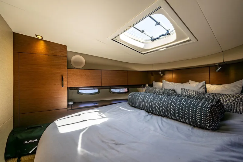 Slide: The Image of Sea Ray 470 Sundancer 2015 - 26