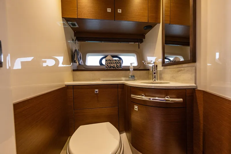 Slide: The Image of Sea Ray 470 Sundancer 2015 - 28