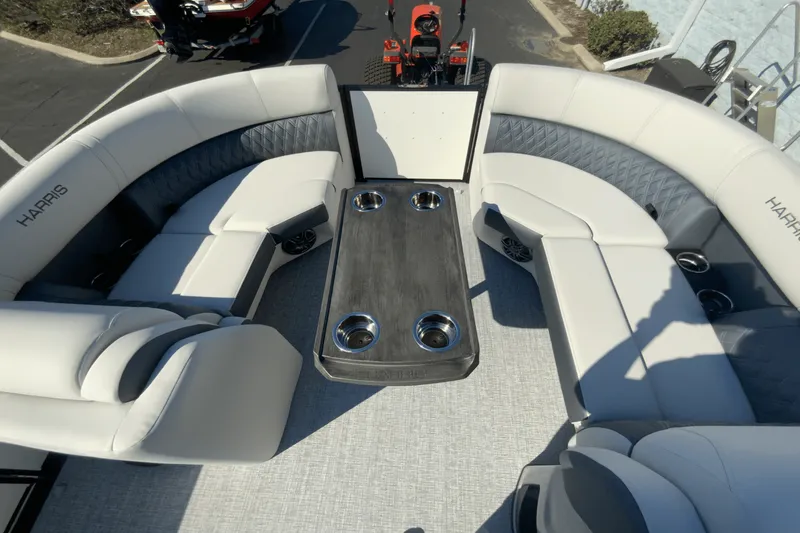 Slide: The Image of Harris 210 Sunliner 2025 - 10