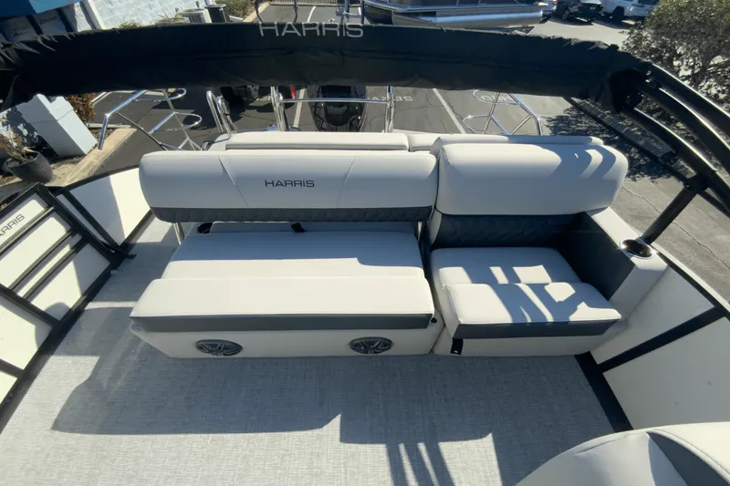 Slide: The Image of Harris 210 Sunliner 2025 - 2