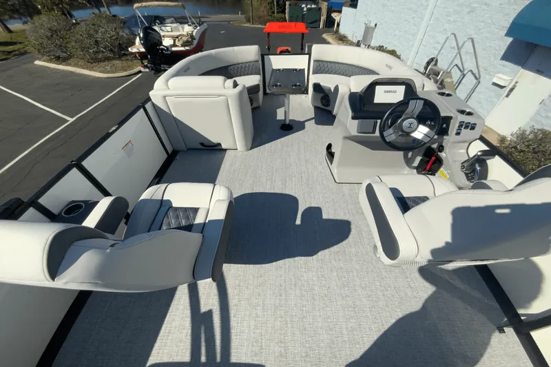 Slide: The Image of Harris 210 Sunliner 2025 - 4