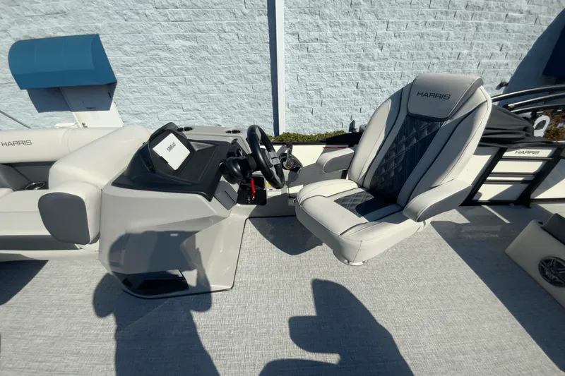 Slide: The Image of Harris 210 Sunliner 2025 - 5