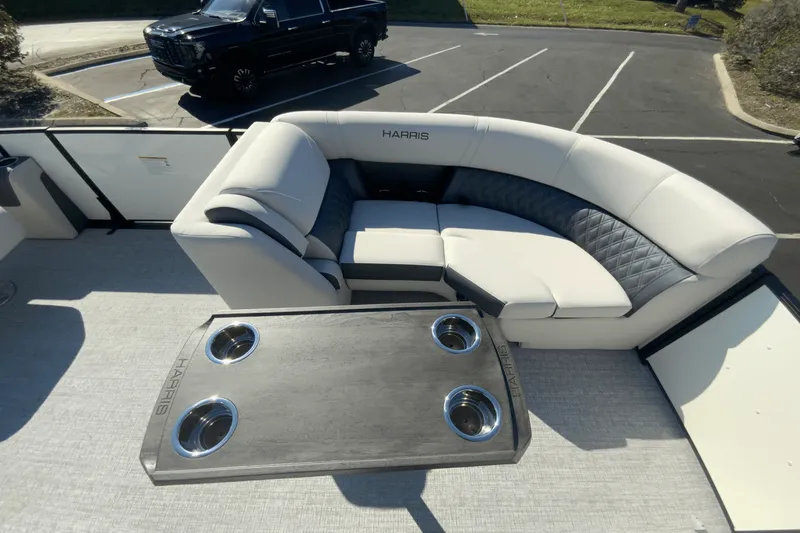 Slide: The Image of Harris 210 Sunliner 2025 - 9