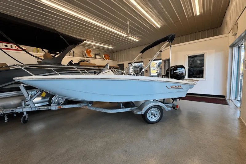 Slide: The Image of Boston Whaler 130 Super Sport 2025 - 0