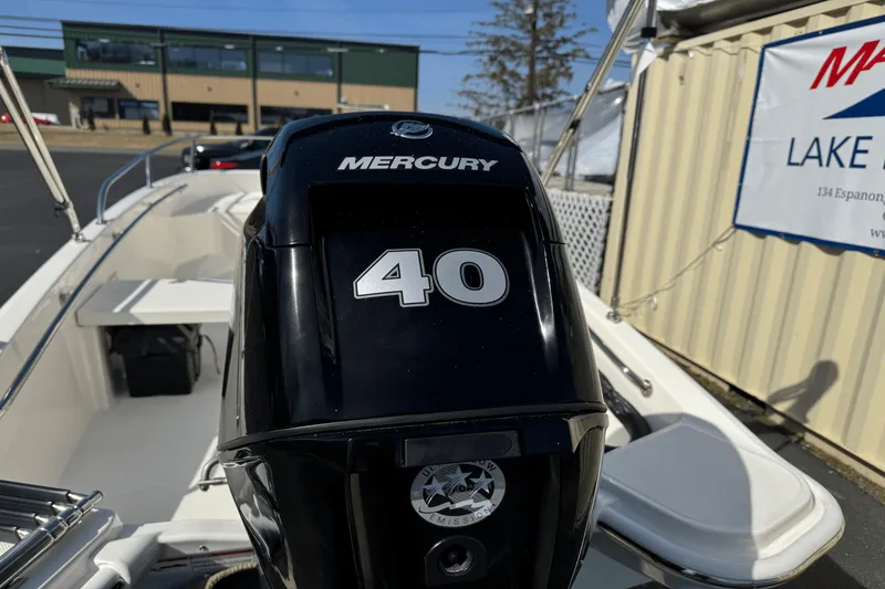 Slide: The Image of Boston Whaler 130 Super Sport 2025 - 18
