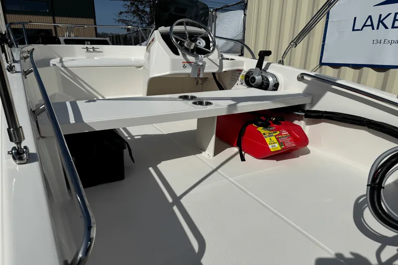 Slide: The Image of Boston Whaler 130 Super Sport 2025 - 7