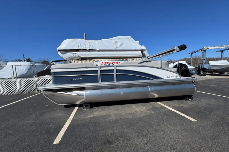 Slide: The Image of Harris Cruiser 190 2025 - 2