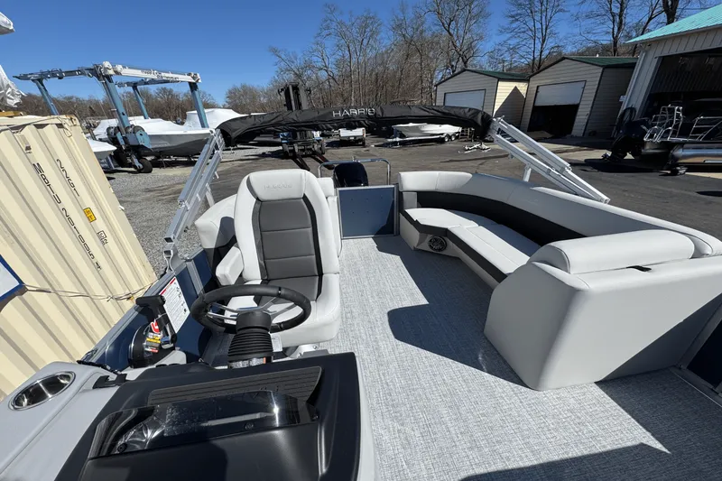 Slide: The Image of Harris Cruiser 190 2025 - 9