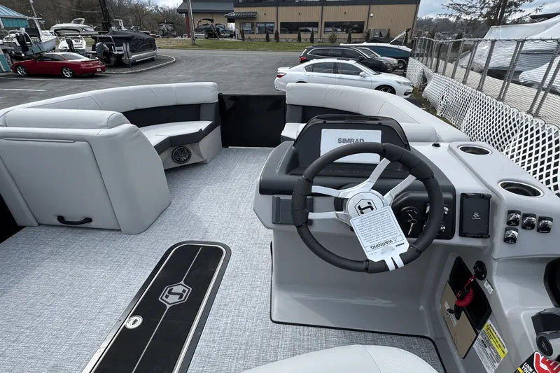 Slide: The Image of Harris 210 Cruiser 2025 - 15