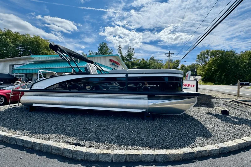 Slide: The Image of Harris 210 Cruiser 2025 - 4