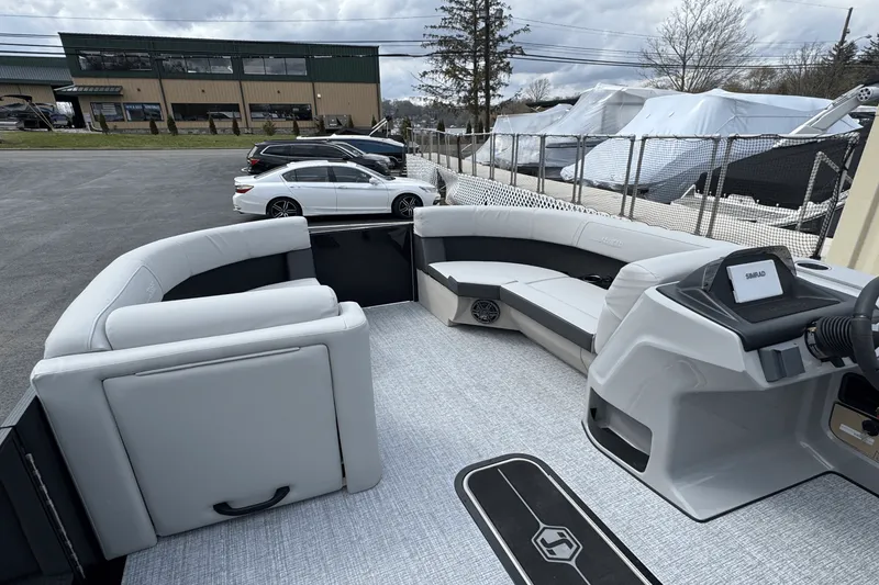 Slide: The Image of Harris 210 Cruiser 2025 - 7