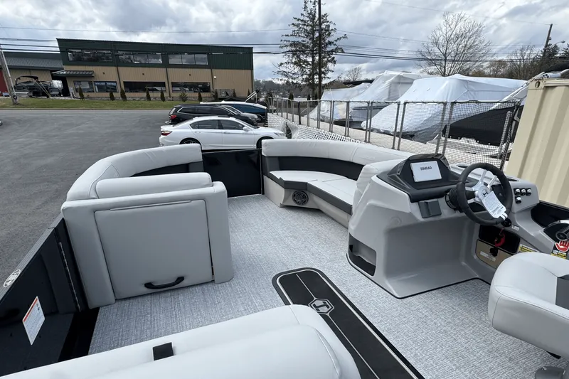 Slide: The Image of Harris 210 Cruiser 2025 - 8