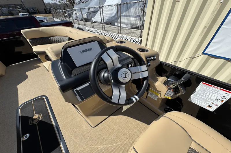 Slide: The Image of Harris 250 Sunliner 2025 - 16