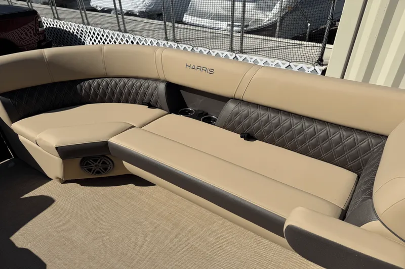 Slide: The Image of Harris 250 Sunliner 2025 - 18