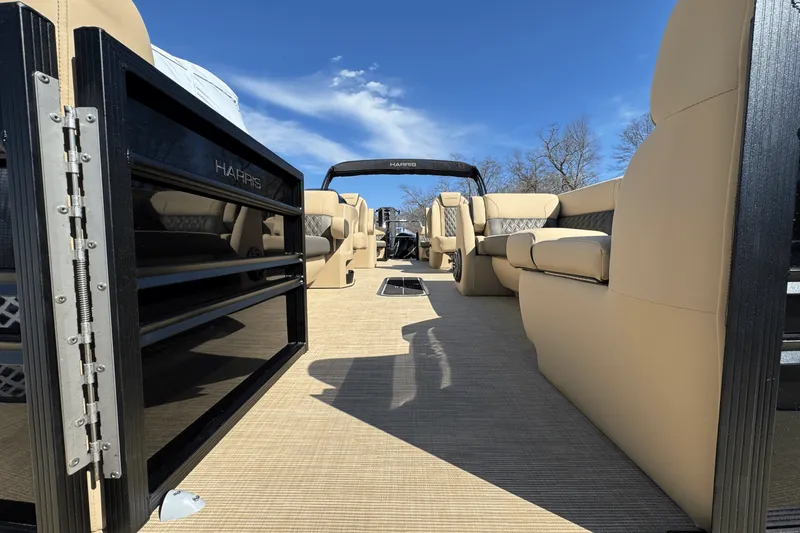 Slide: The Image of Harris 250 Sunliner 2025 - 5