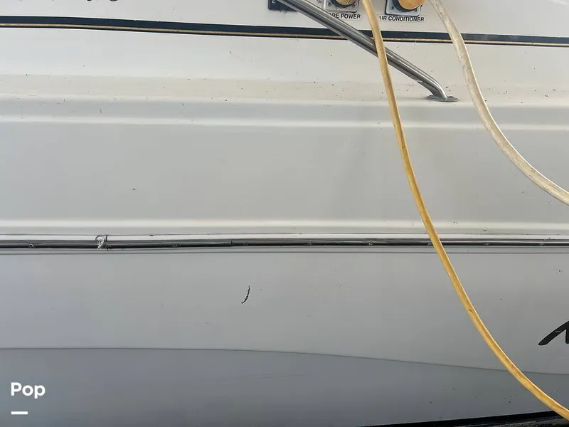 Slide: The Image of Rinker Fiesta Vee 340 2000 - 15800636