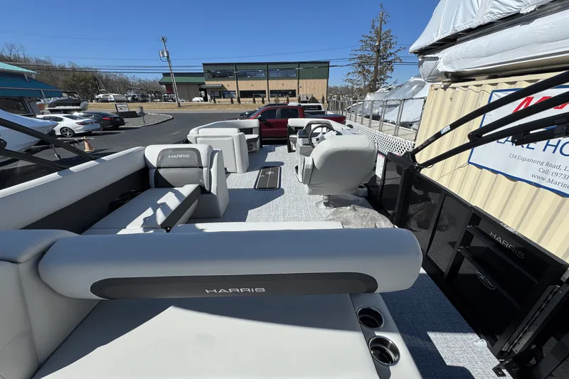 Slide: The Image of Harris 230 Cruiser 2025 - 10