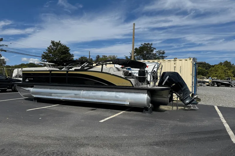 Slide: The Image of Harris 230 Cruiser 2025 - 2