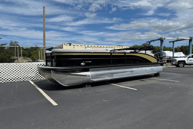 Slide: The Image of Harris 230 Cruiser 2025 - 3