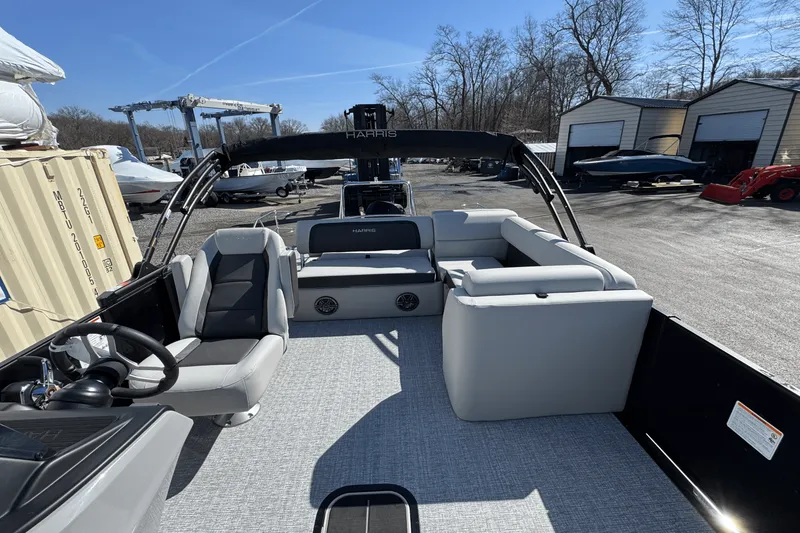 Slide: The Image of Harris 230 Cruiser 2025 - 4