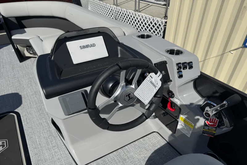 Slide: The Image of Harris 230 Cruiser 2025 - 6