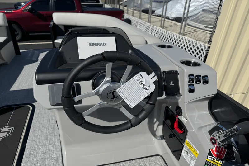 Slide: The Image of Harris 230 Cruiser 2025 - 7