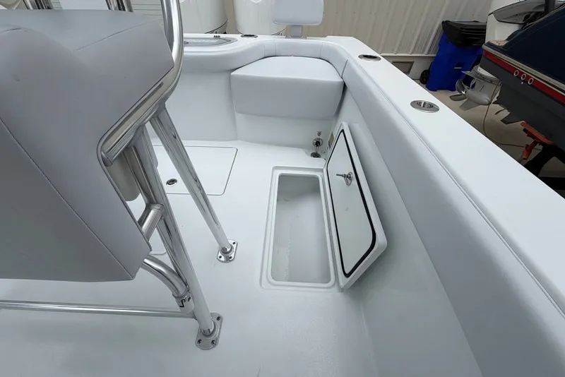 Slide: The Image of Contender 24 Sport 2027 - 14