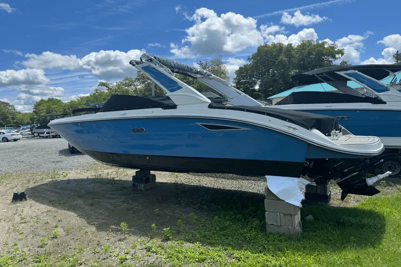 Slide: The Image of Sea Ray SDX 270 2025 - 7