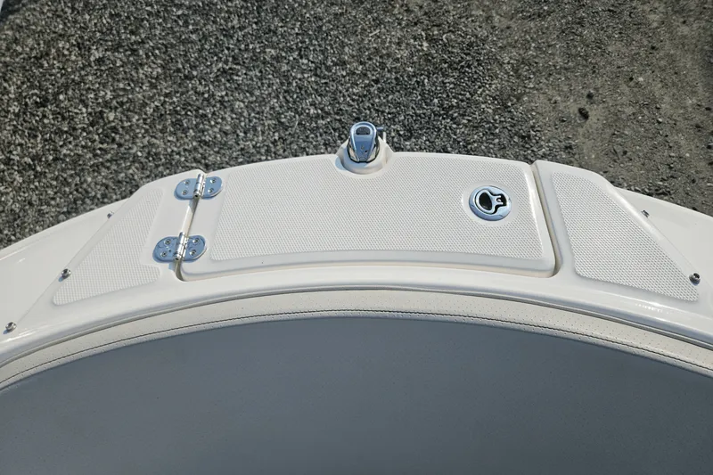 Slide: The Image of Sea Ray 19 SPX 2022 - 18