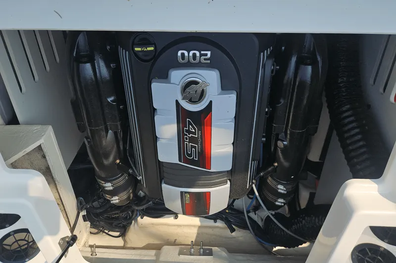 Slide: The Image of Sea Ray 19 SPX 2022 - 20