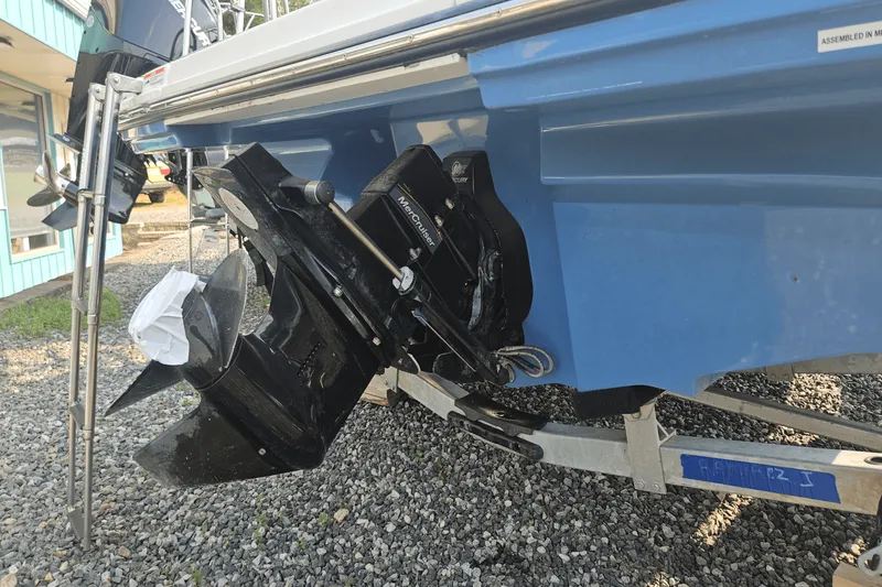 Slide: The Image of Sea Ray 19 SPX 2022 - 21