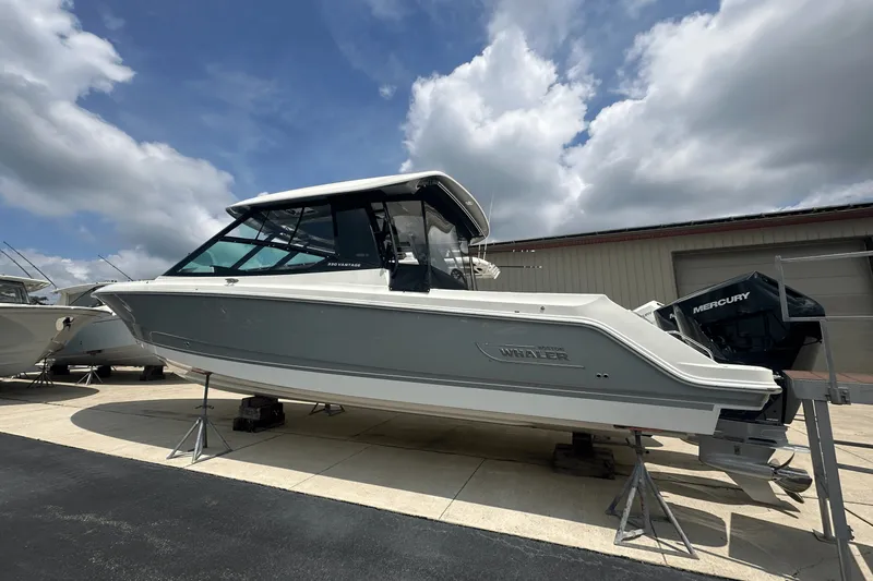 Slide: The Image of Boston Whaler 330 Vantage 2025 - 2