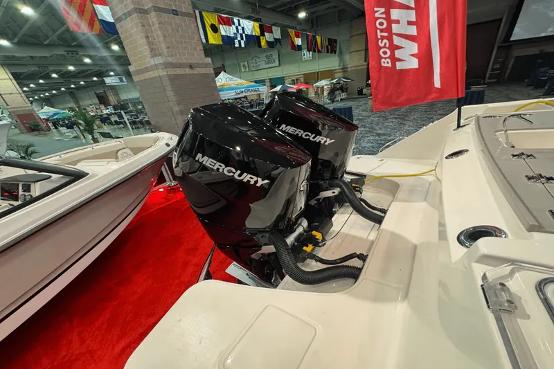 Slide: The Image of Boston Whaler 330 Vantage 2025 - 4