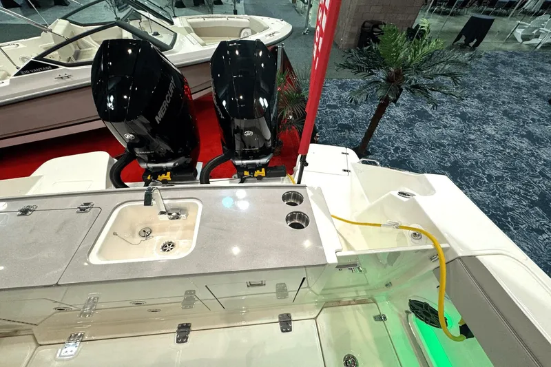 Slide: The Image of Boston Whaler 330 Vantage 2025 - 8