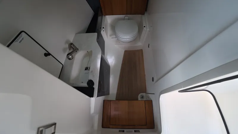 Slide: The Image of Boston Whaler 330 Vantage 2025 - 27