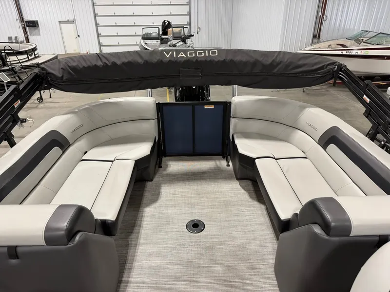 Slide: The Image of Viaggio Lago L22U 2023 - 3
