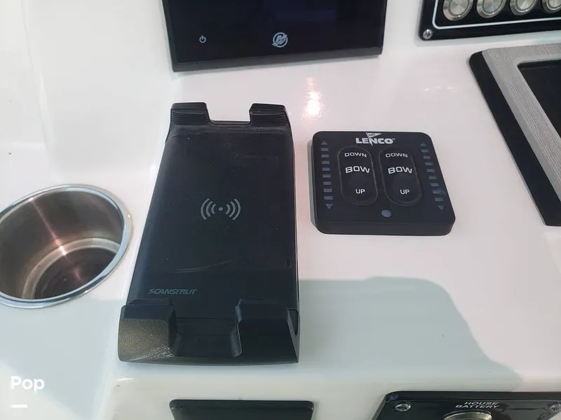 Slide: The Image of Sea Fox 328 Commander 2022 - 11030137