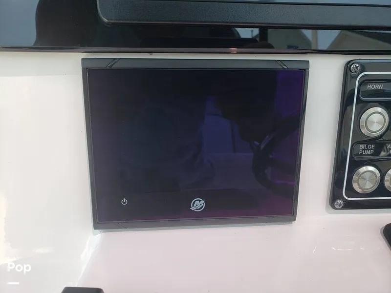 Slide: The Image of Sea Fox 328 Commander 2022 - 11030140