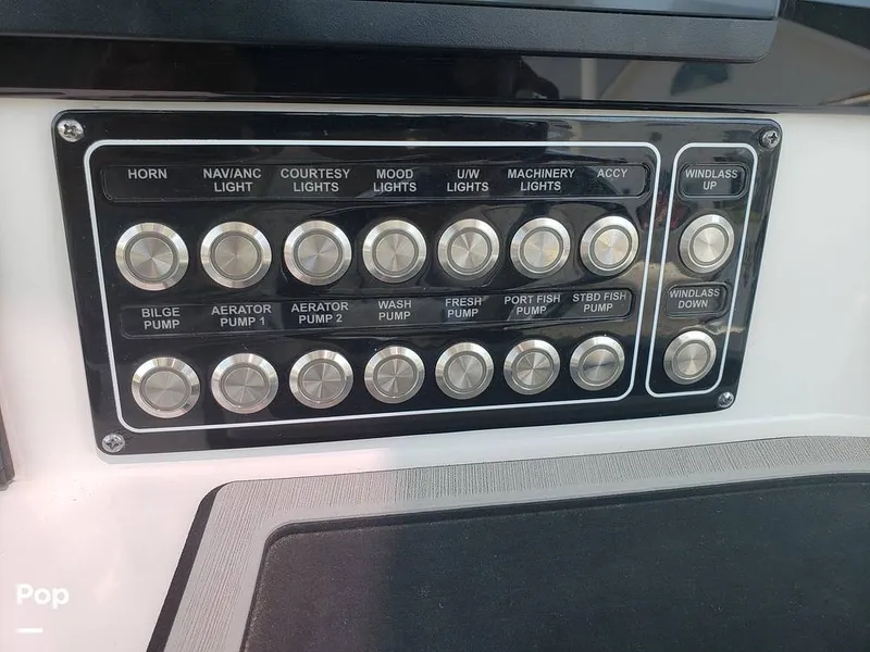 Slide: The Image of Sea Fox 328 Commander 2022 - 11030143