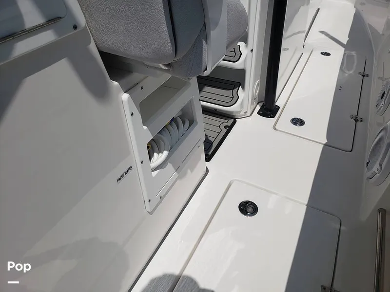 Slide: The Image of Sea Fox 328 Commander 2022 - 11030326