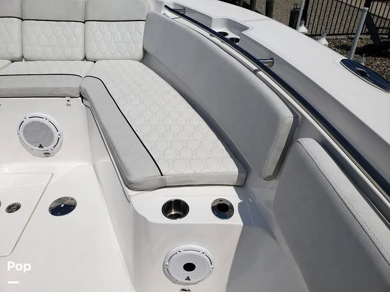 Slide: The Image of Sea Fox 328 Commander 2022 - 11030439